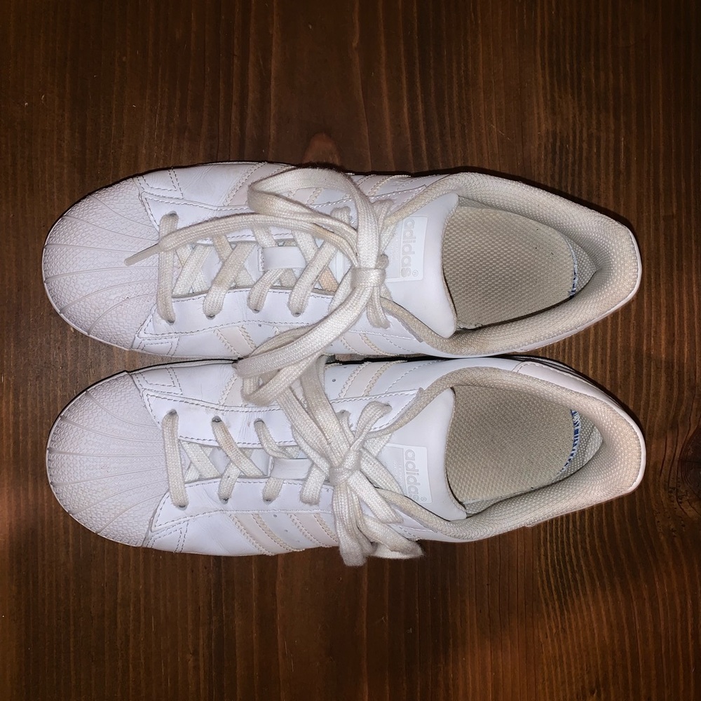◽️ White Adidas Women’s Sneakers ◽️